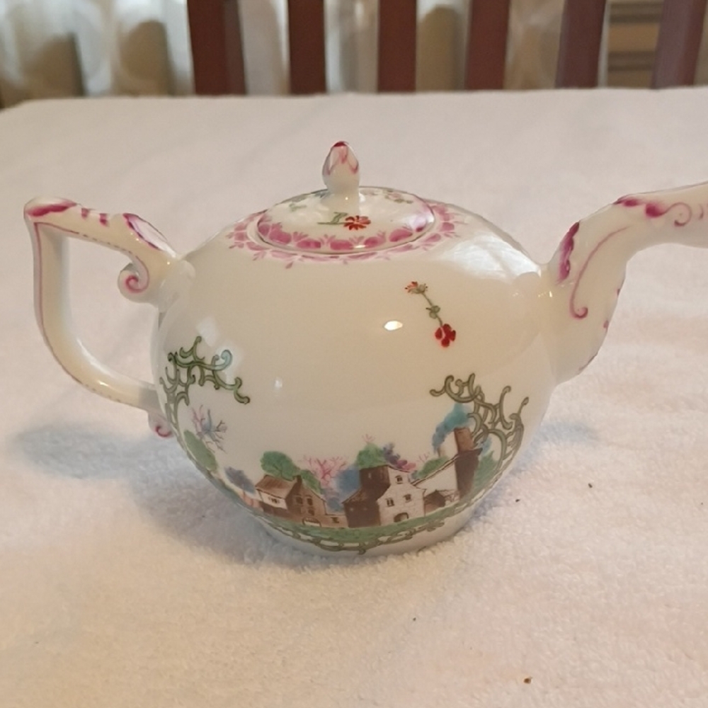 Elegant Floral Teapot